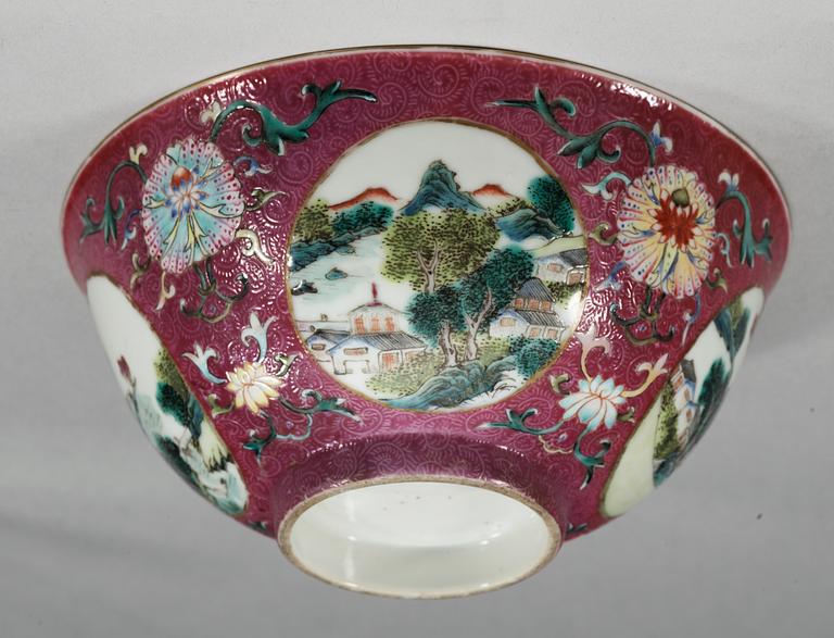 A famille rose 'sgrafitto' bowl, late Qing dynasty.