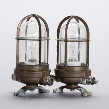 FARTYGSARMATURER/MÄSSBELYSNING, 2 stycken, 1900-tal.