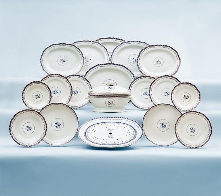 SERVIS, 101 delar, kompaniporslin. Qing dynastin, Jiaqing (1796-1820).