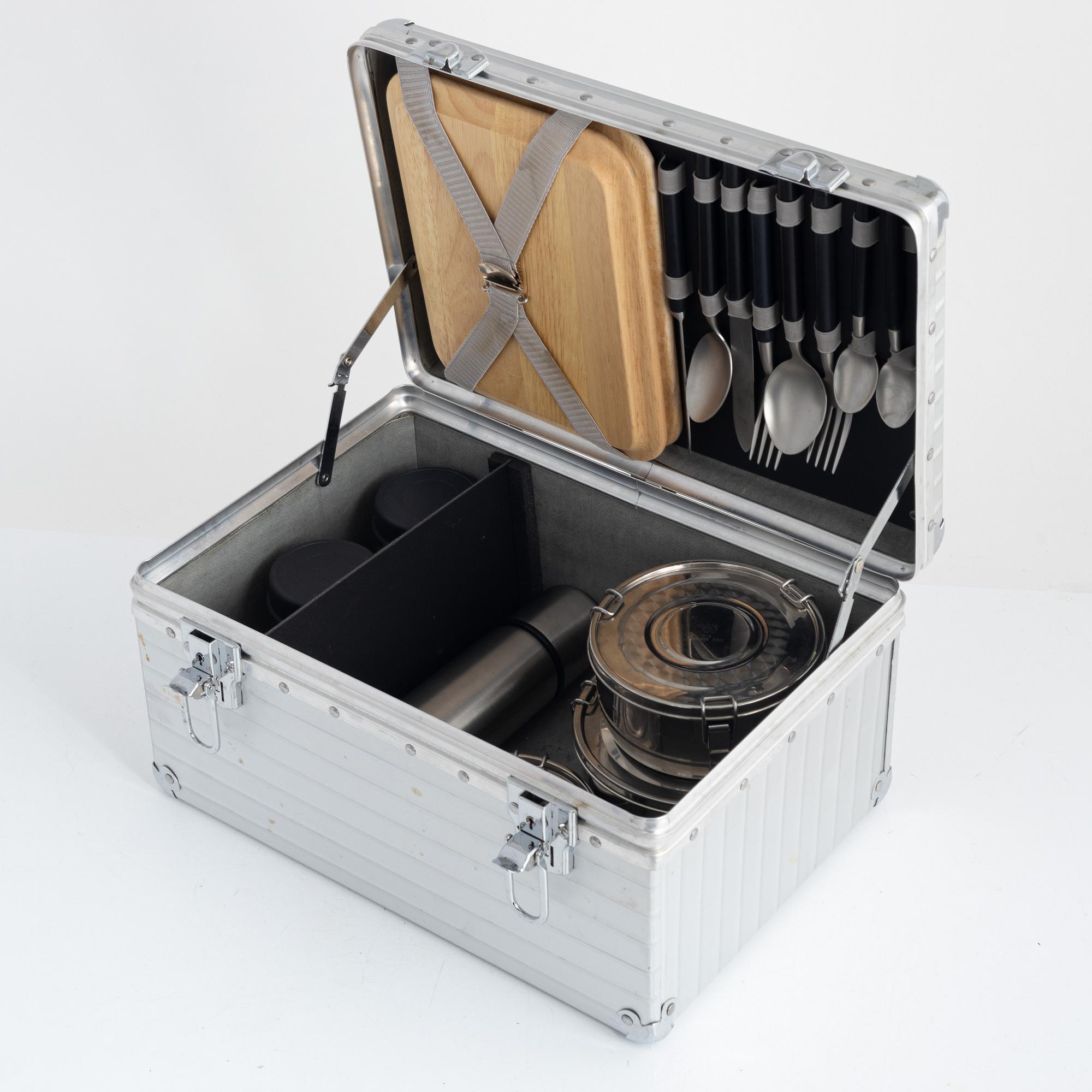 Porsche x Rimowa, a pick nick case, 21st century.