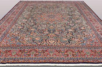 A CARPET Kerman, ca 500 x 356 cm.