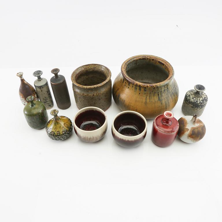 Rolf Palm, vaser och skålar 12 st  signerade glaserat stengods.