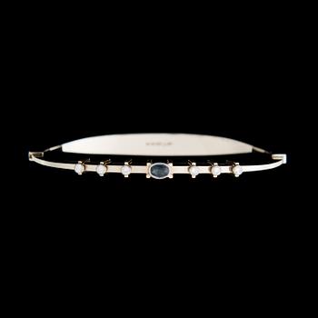 ELIS KAUPPI, BRACELET, facetted sapphire, brilliant cut diamonds, 18K gold. Kupittaan Kulta, Turku Finland 1982.