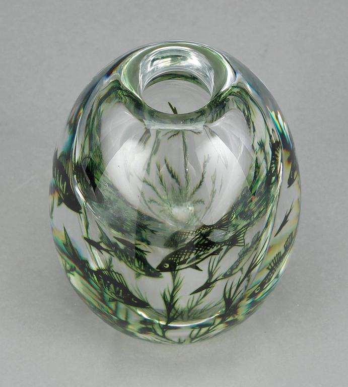 VAS, glas, "Fiskgraal", Edward Hald, Orrefors, signerad.