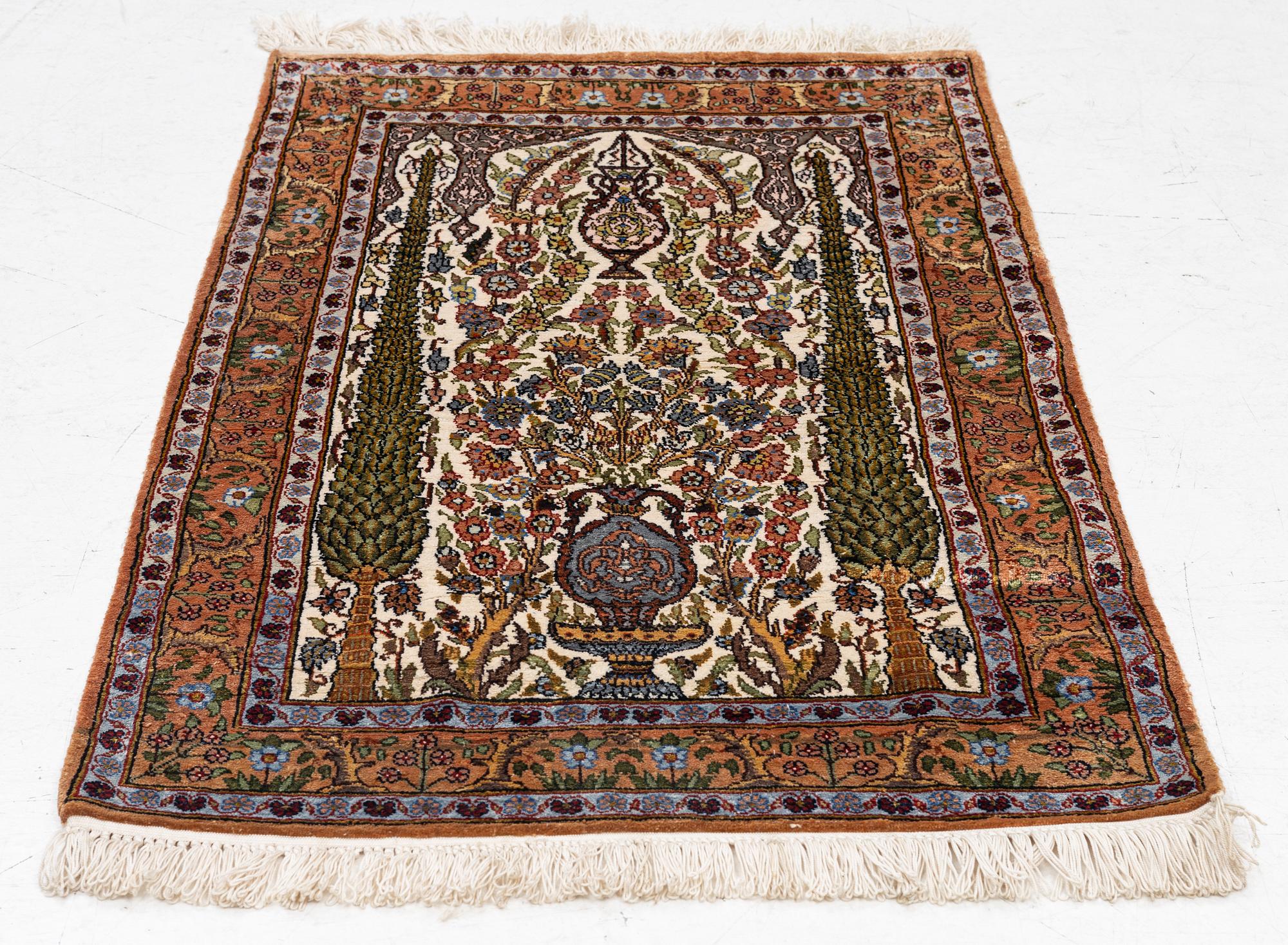 Matta, orientalisk, silke, ca 93 x 58 cm.