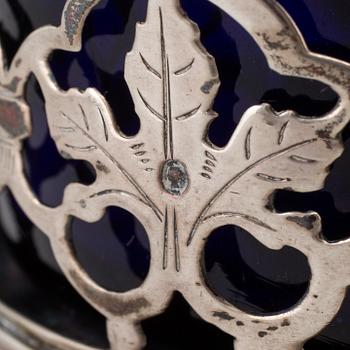 A bowl and a salt cellar, silver and glass. Northern Europe. 19th / 20th century.