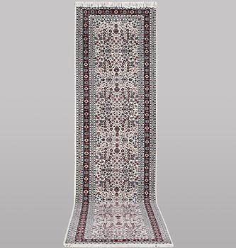 Gallerimatta, Täbriz, ca 483 x 103 cm.