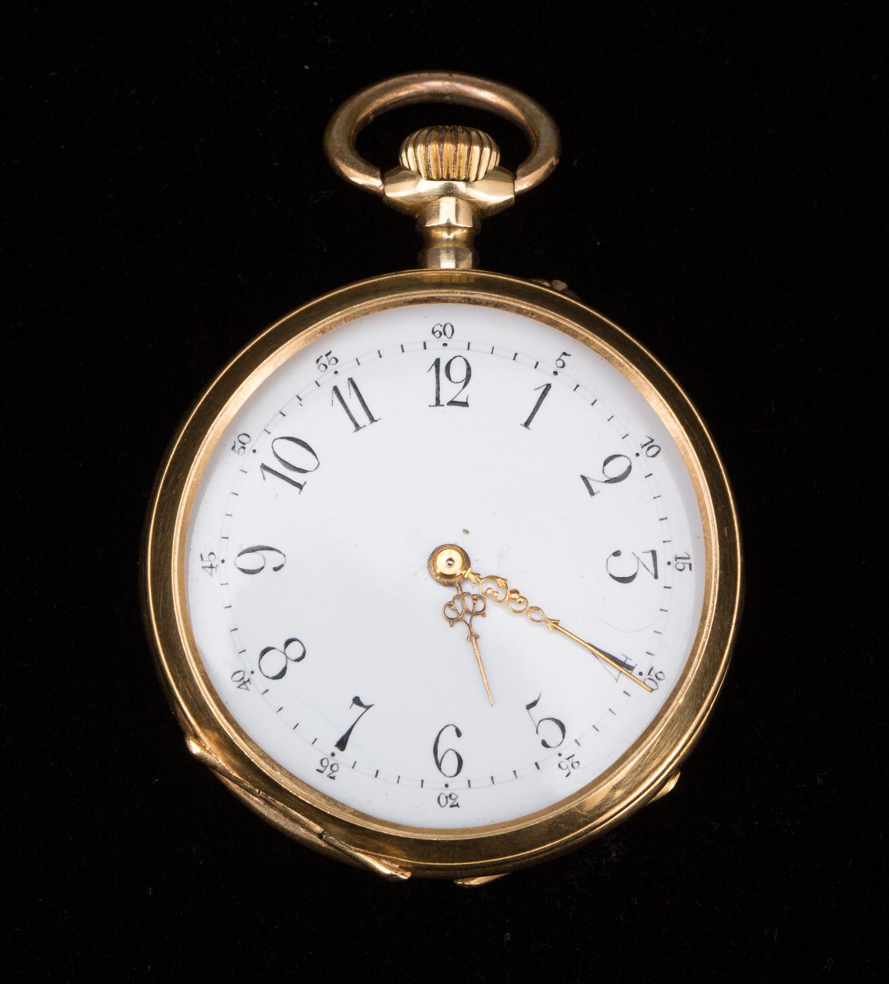 DAMFICKUR, 18 k guld samt blå emalj, 1890-tal. Totalvikt ca 30 g.