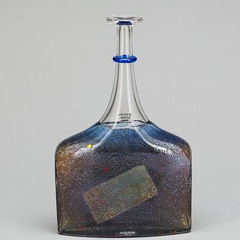FLASKA, glas, Bertil Vallien, Kosta Boda, signerad.