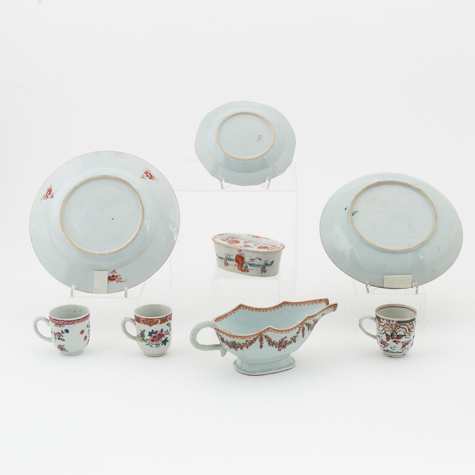 A group of Chinese Export porcelain, Qing dynasty, 18th/19th Century. (8 pieces).