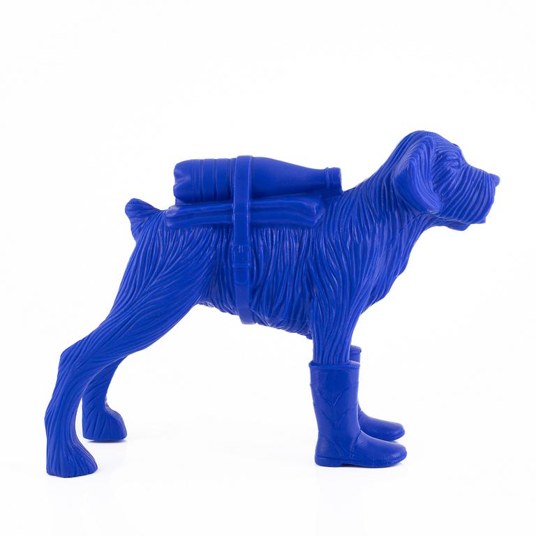 William Sweetlove,  "Cloned Schnauzer with water bottle". (Blue).