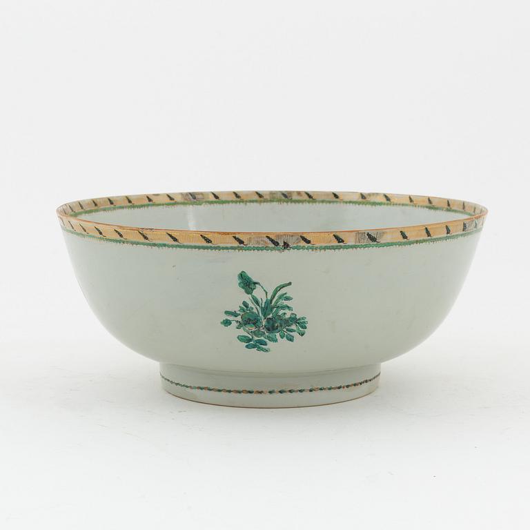 A punch bowl and dish, Qing dynasty, late 18th Century.