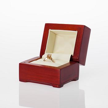 RING, 14K guld, diamant 1,01 ct H / VS1 enligt intyg. Vikt ca 3,9 g.