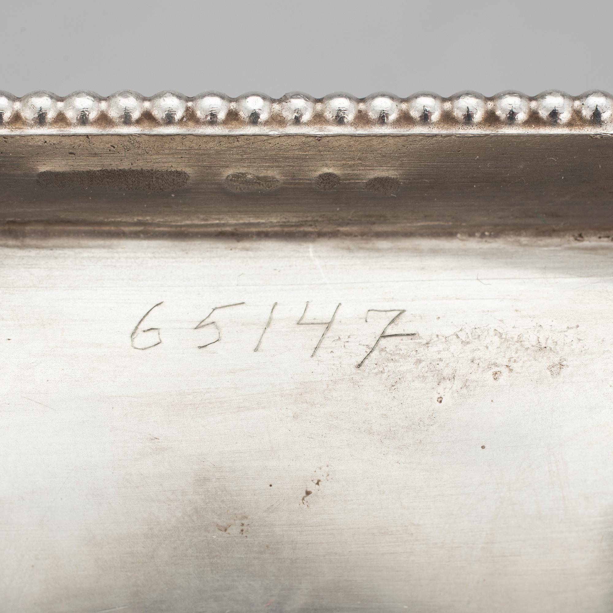 SKÅL, silver med glasinsats, CG Hallberg, Stockholm, 1917. Vikt 641 g (exkl. glasinsats).