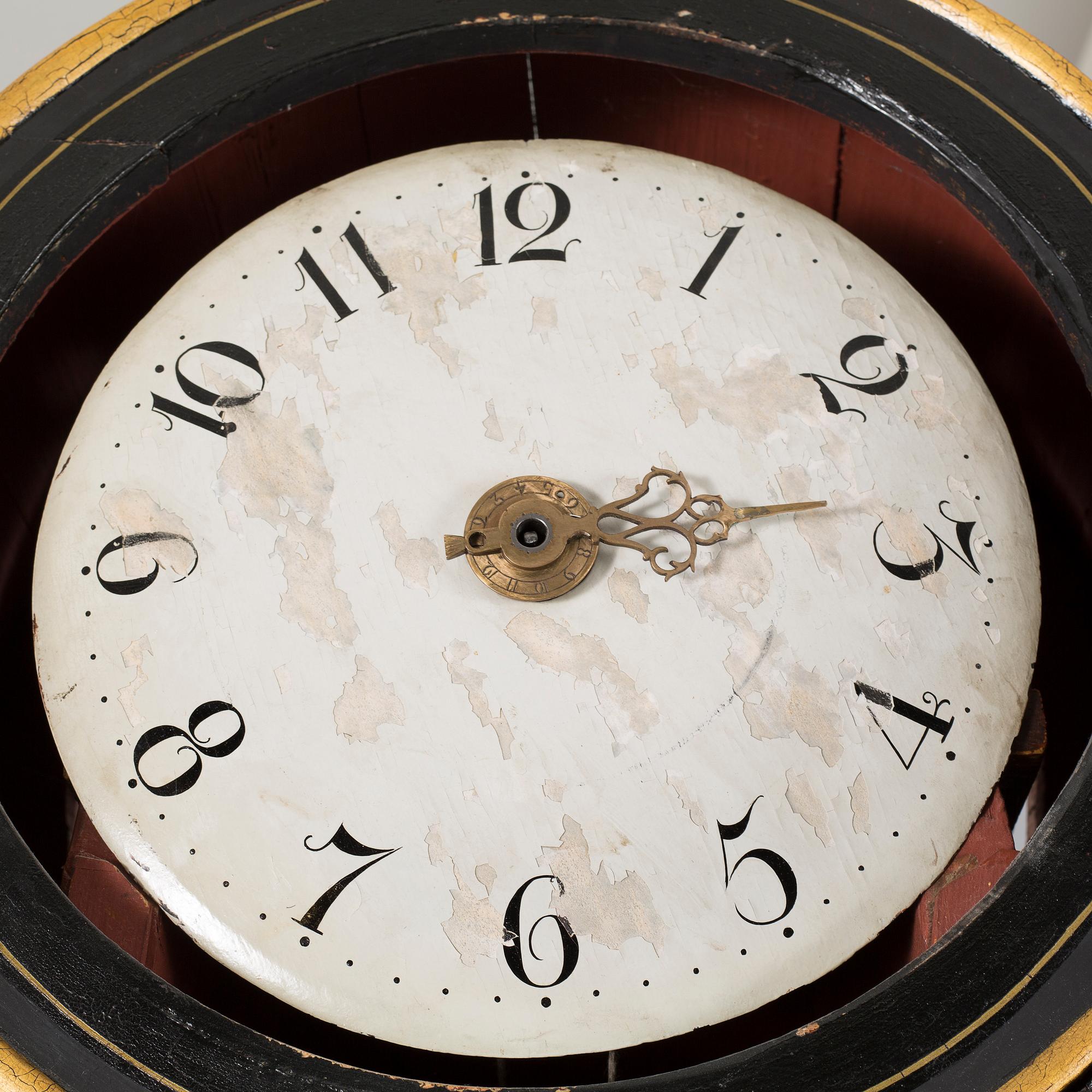A grandfather clock, 19th century.