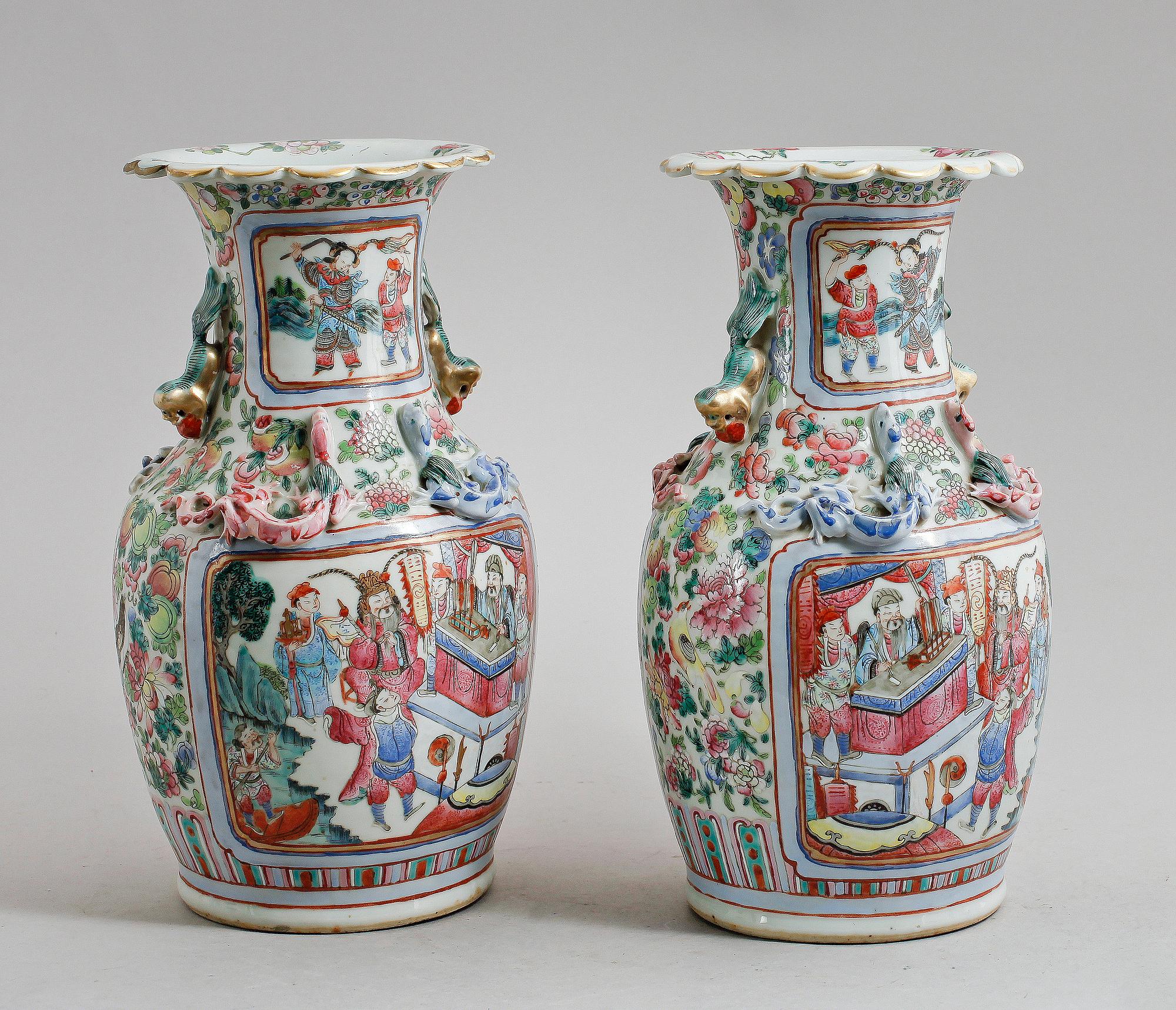 VASER, ett par, porslin, Kina, 1800-tal.