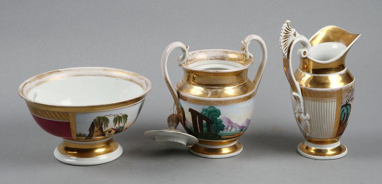 SOCKERSKÅL, GRÄDDKANNA samt SKÅL,  porslin, empire 1800-talets första hälft.