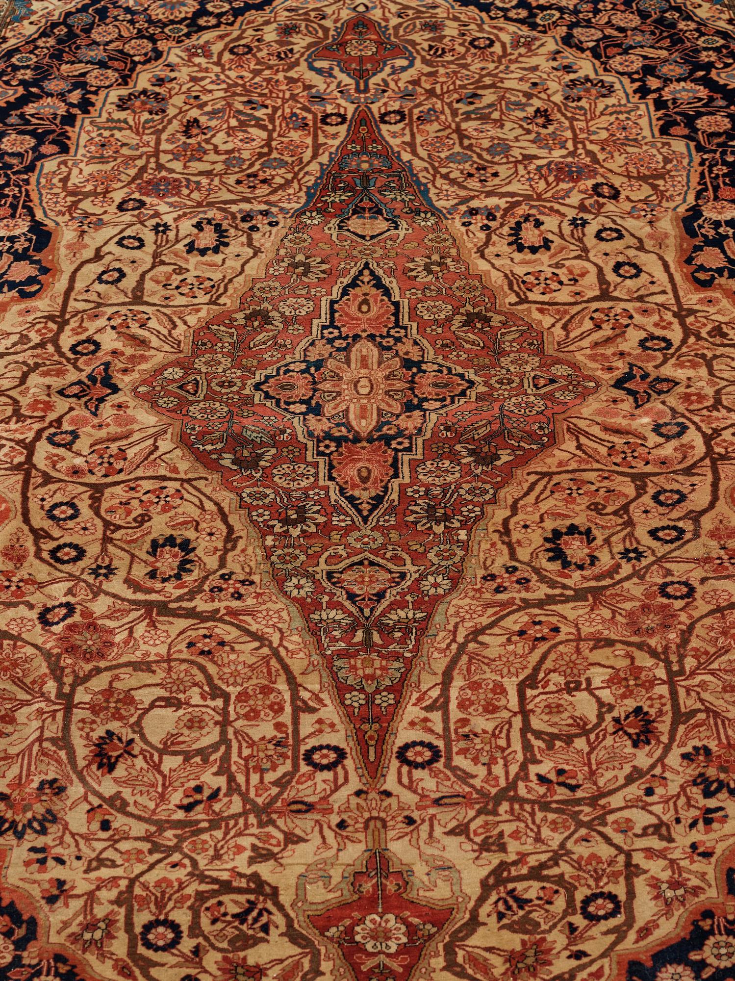 A CARPET, an antique/semi-antique Kashan so called Motachem, ca 333,5-354 x 218-243 cm.