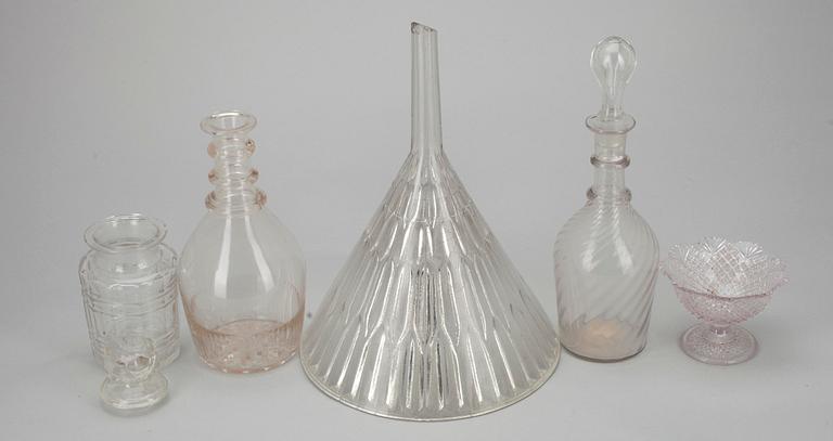 PARTI GLAS, 19 delar, bl.a. Karhula och Notsjö, Finland, 1800-tal samt sekelskiftet 1800/1900.