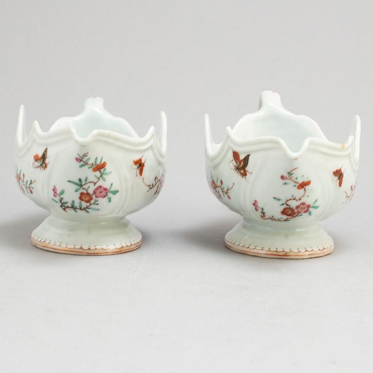 A pair of famille rose sauce boats, Qing dynasty, Qianlong (1736-95).