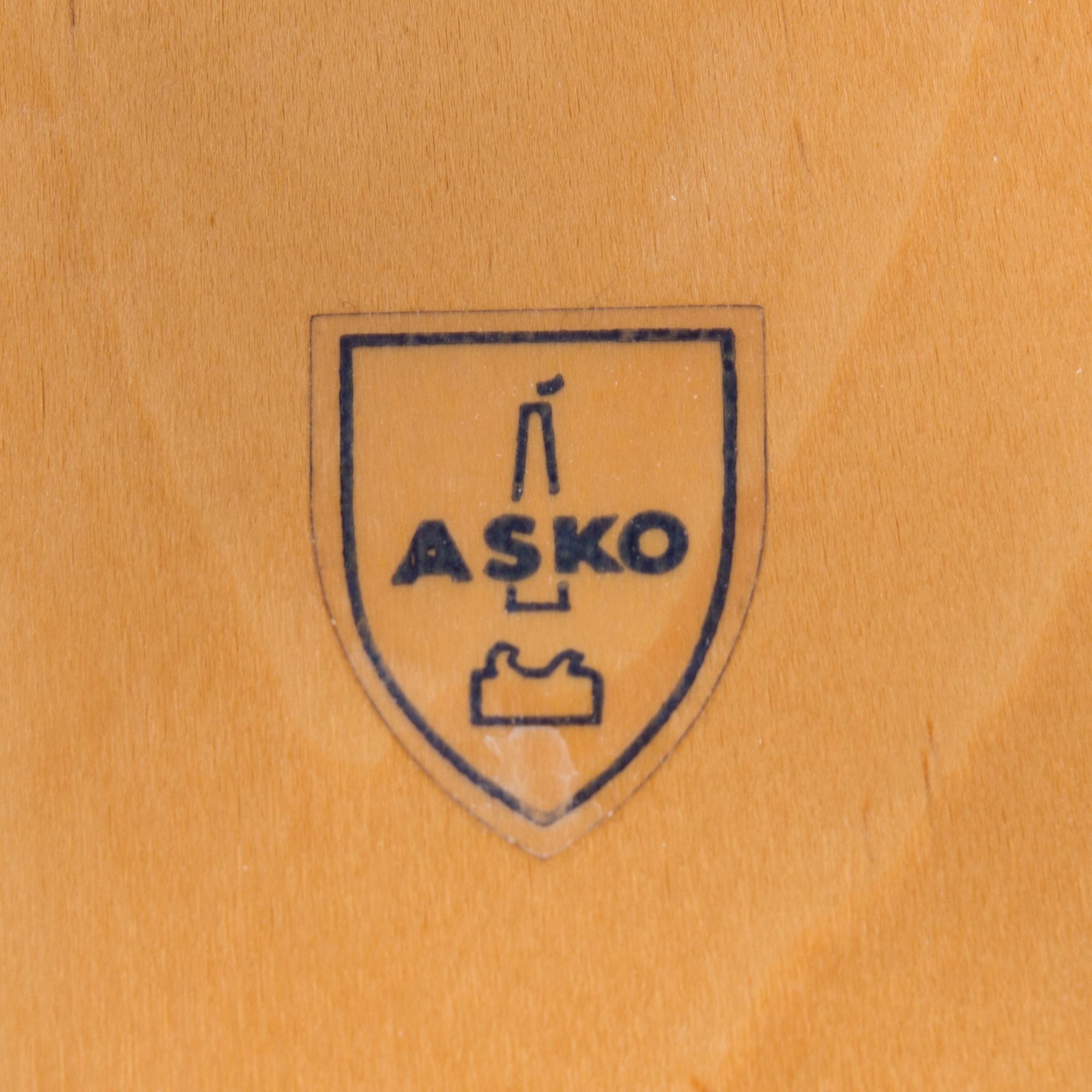 ILMARI TAPIOVAARA, tuoleja 4 kpl "Fanetti" valmistaja Asko 1900-luvun puoliväli.