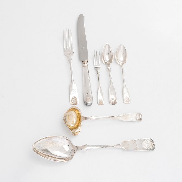 Shell motif silver cutlery, 27 pcs, seven from 1864-66, the rest from the 1920s, Finland.