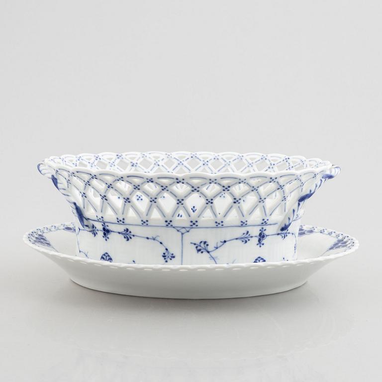 A Royal Copenhagen 'musselmalet full lace' chesnut basket with stand, (1889-1922). 1057.