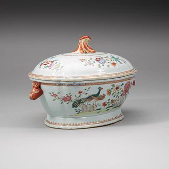TERRIN med LOCK och FAT, kompaniporslin. Qingdynastin, Qianlong (1736-95).
