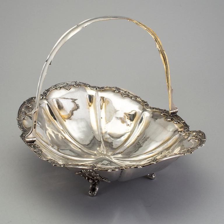 A Russian mid 19th century parcel-gilt bread basket, mark of Carl Adolf Seipel, St Petersburg 1855.