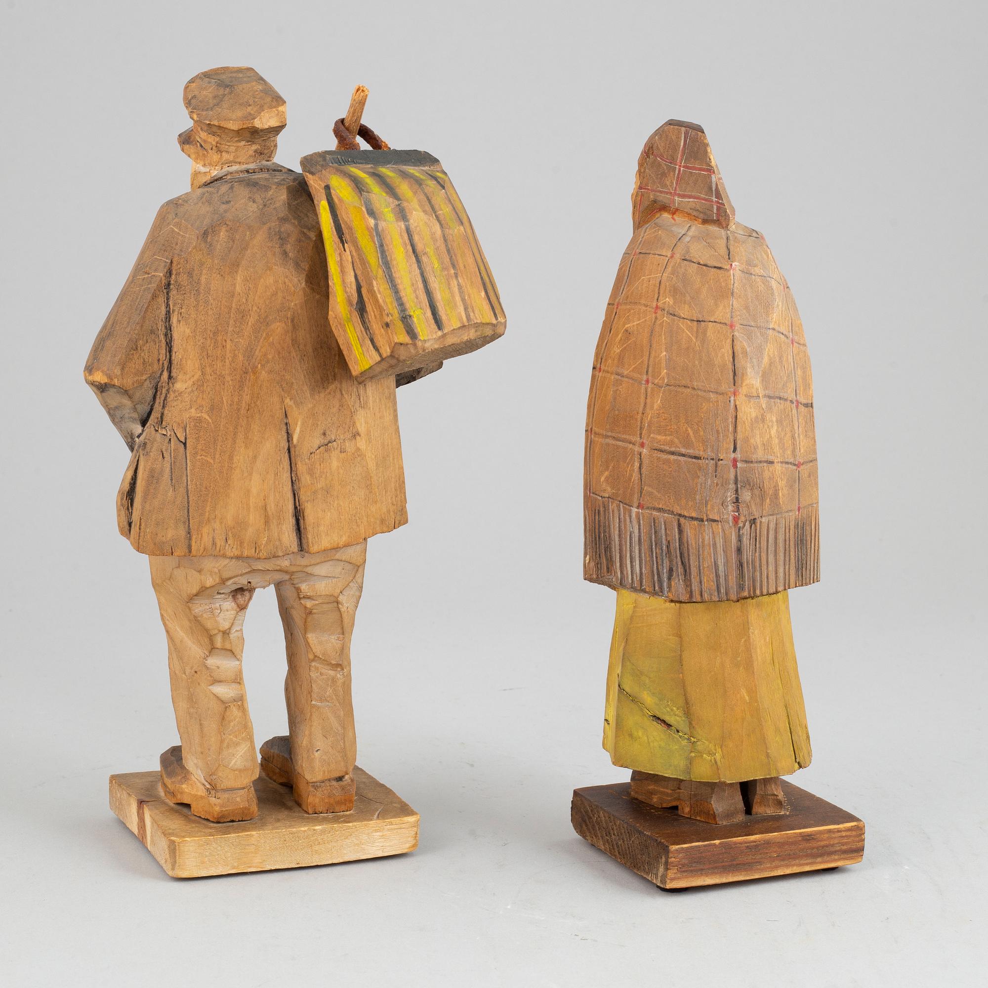Emil Janel, sculptures. A pair. Signed. Wood, height 26 cm and 24.5 cm.
