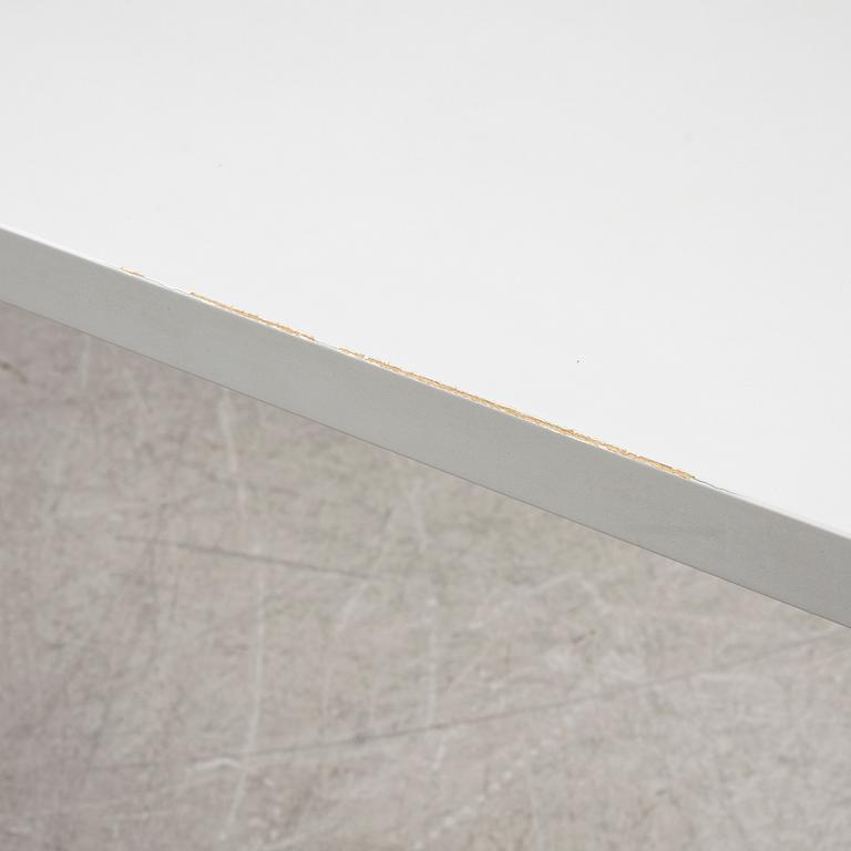 A 'Gamma' dining table by Jasper Morrison for Cappelini, designed 1998.