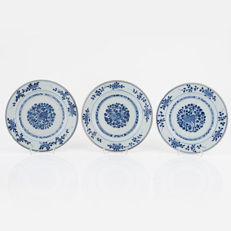 Tallrikar, 12 st, porslin, Kina, (Qianlong 1736-95).