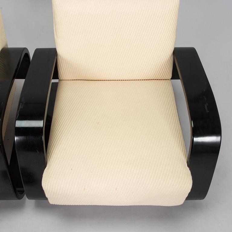 Alvar Aalto, a pair of 1970s armchairs 'Tank chair', model 400, for Artek.
