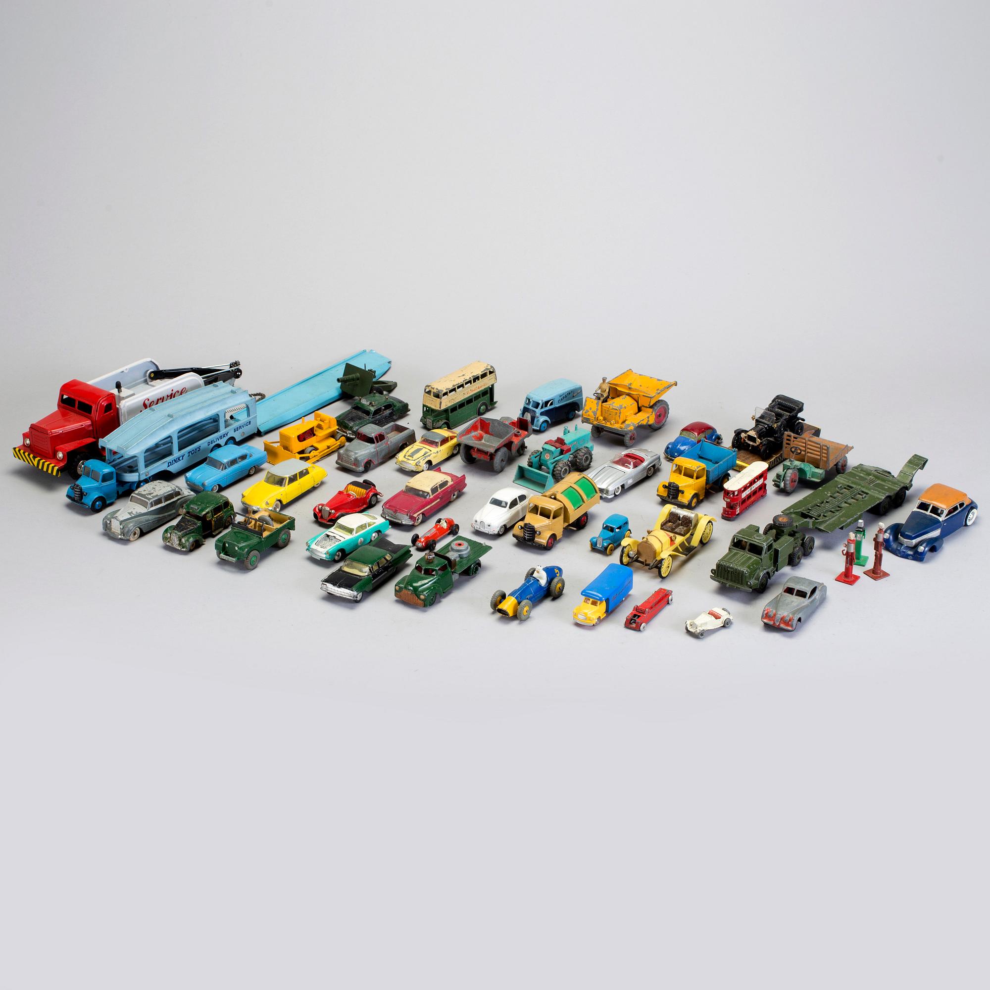 PARTI LEKSAKER, 43 delar, bland annat Tekno Denmark, Dinky Toys, 1950/60-tal.