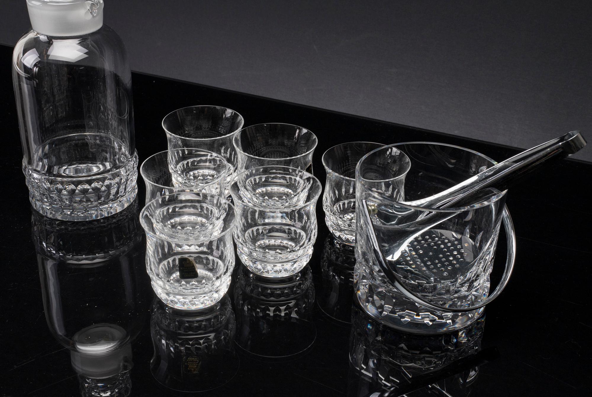 GLASSERVIS, whisky, bl a "Silvia". 8 delar.