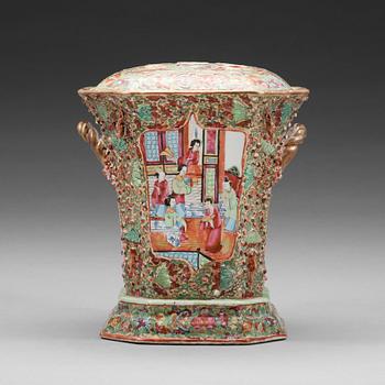 A famille rose Canton tulip vase with cover, Qing dynasty, 19th Century.