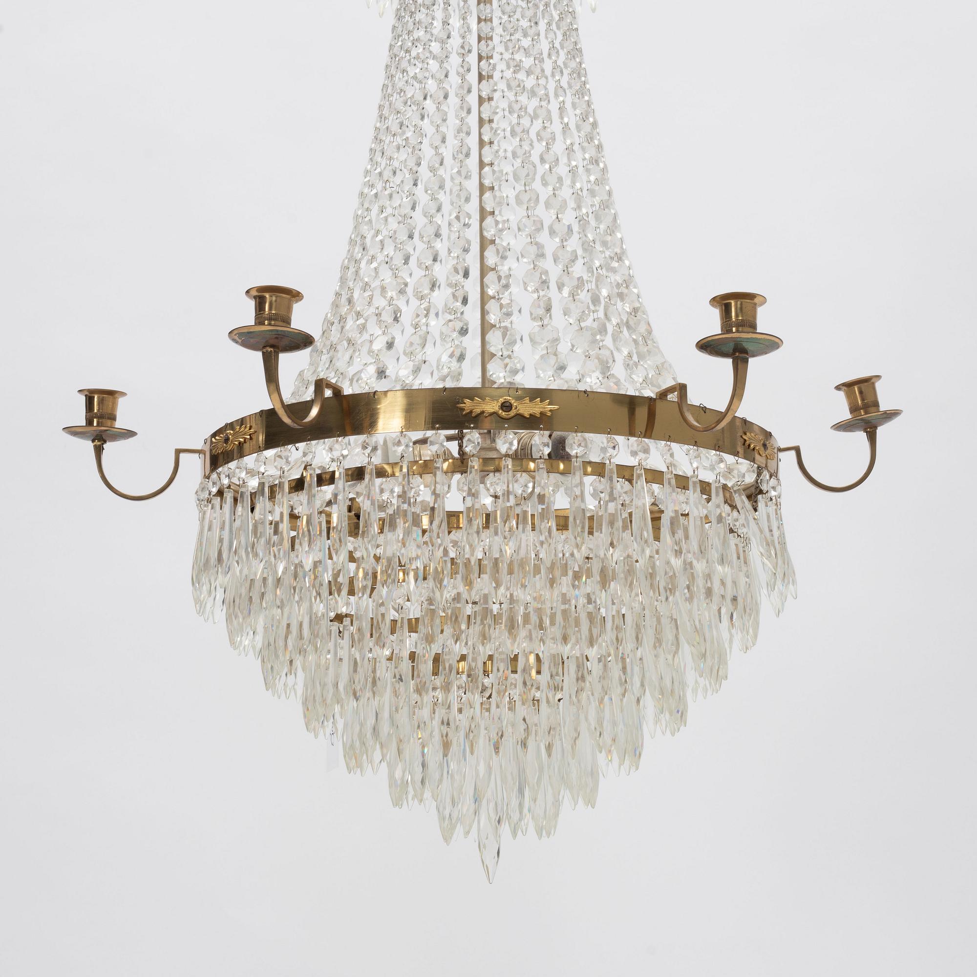 A Gustavian style chadelier, first halt fo the 20th Century.
