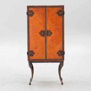 Cabinet, first half of the 20th century.