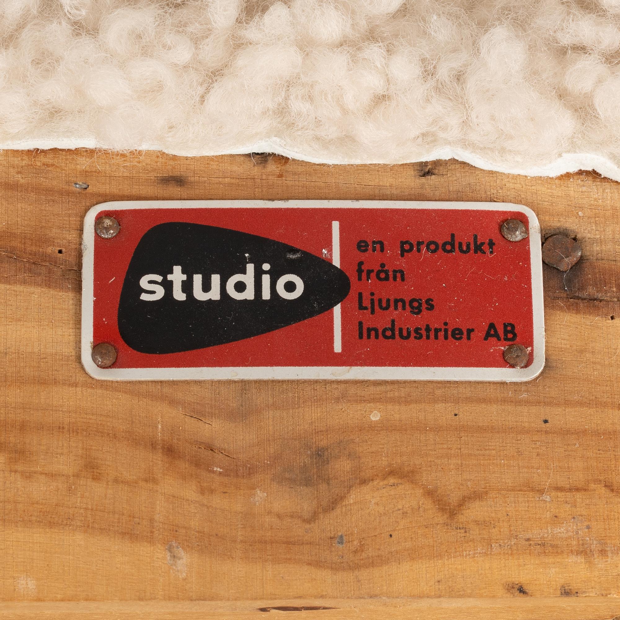 Alf Svensson, fåtöljer, ett par, "TeVe", Bra Bohag, Studio Ljungs Industrier AB, Malmö, 1950-tal.