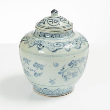 A Chinese blue and white porcelain jar, Ming dynasty (1368-1644).
