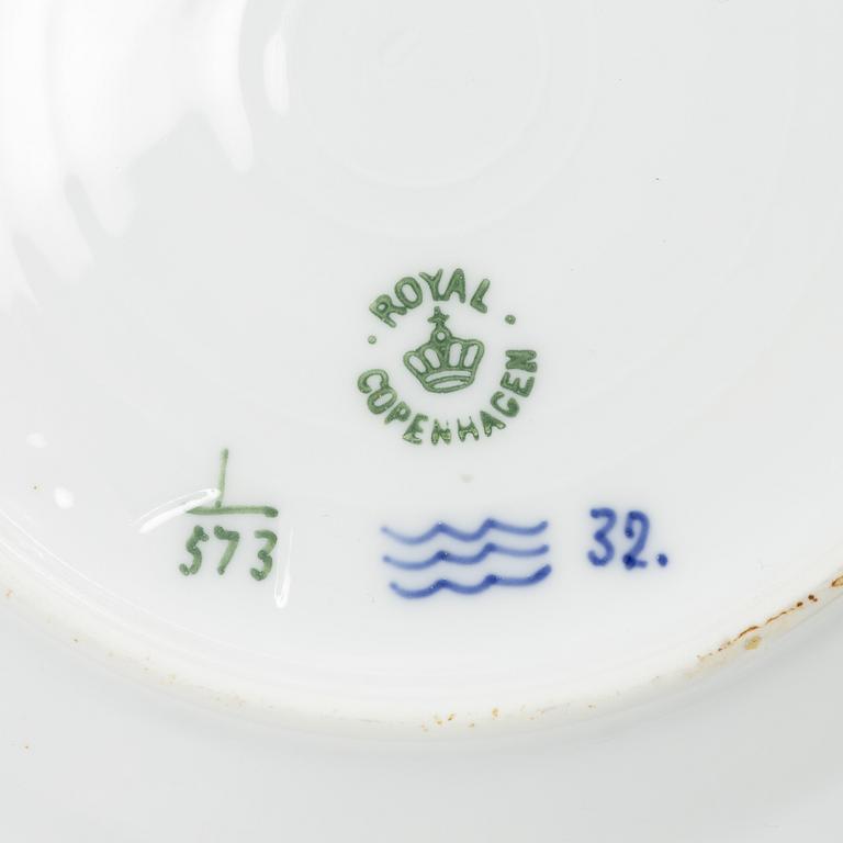 Royal Copenhagen, A 46 pieces "Blue Fluted Half Blond" service, 'Musselmalet', 1889-1922 and post 1923.