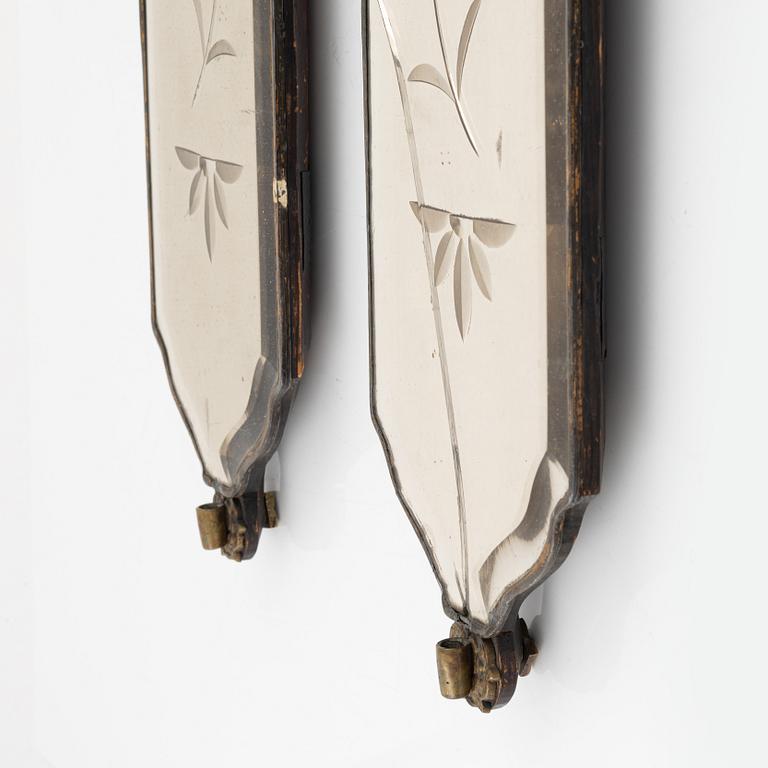 Spegellampetter, ett par, Rokokostil, tidigt 1900-tal utförda av äldre delar.