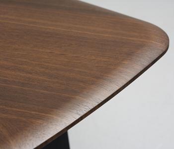 Antonio Citterio, an "Alex" dining table, B&B Italia, Italy, post 2017.