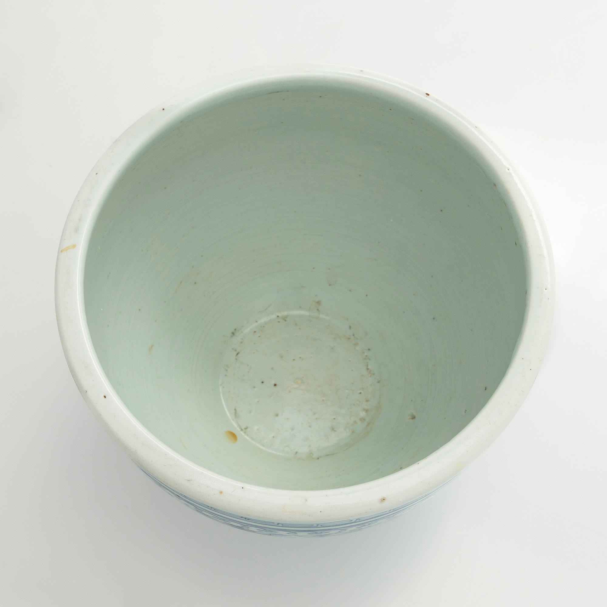 Vase and bowls 2 pcs, China.