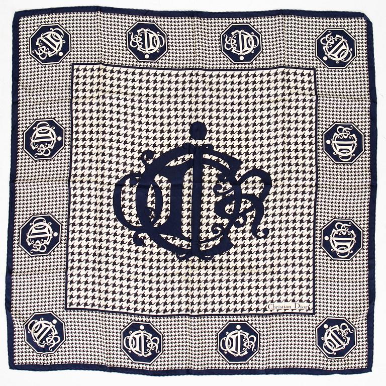 Christian Dior, scarf.