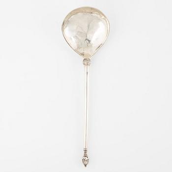 A Swedish early 18th century silver spoon, mark of Wolter Siewers, Norrköping (active 1693-1722).