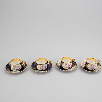 A Russian porcelaine tea set, Korniloff Brothers. (6 pc).