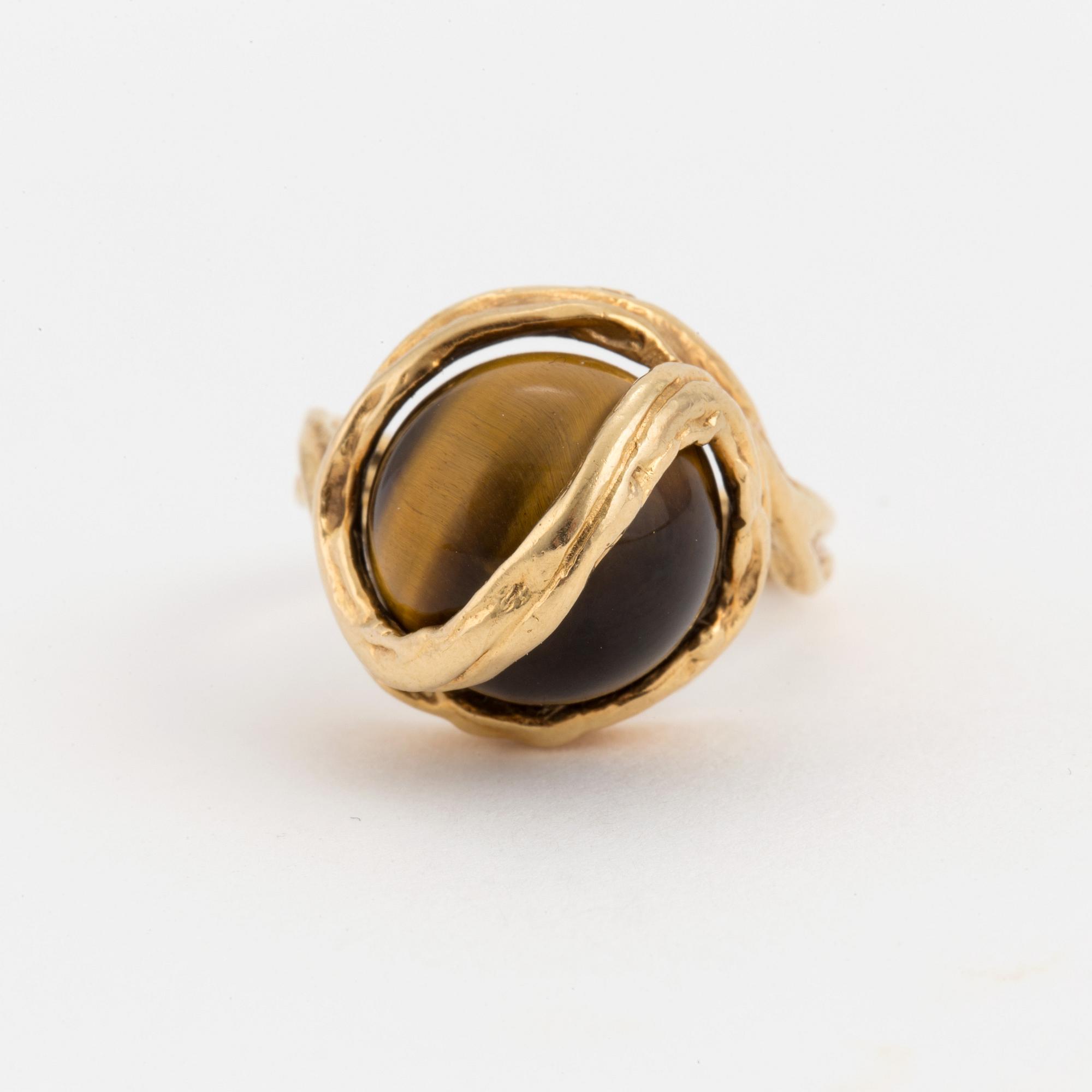 A Gilbert Albert 'Interchangeable' ring.