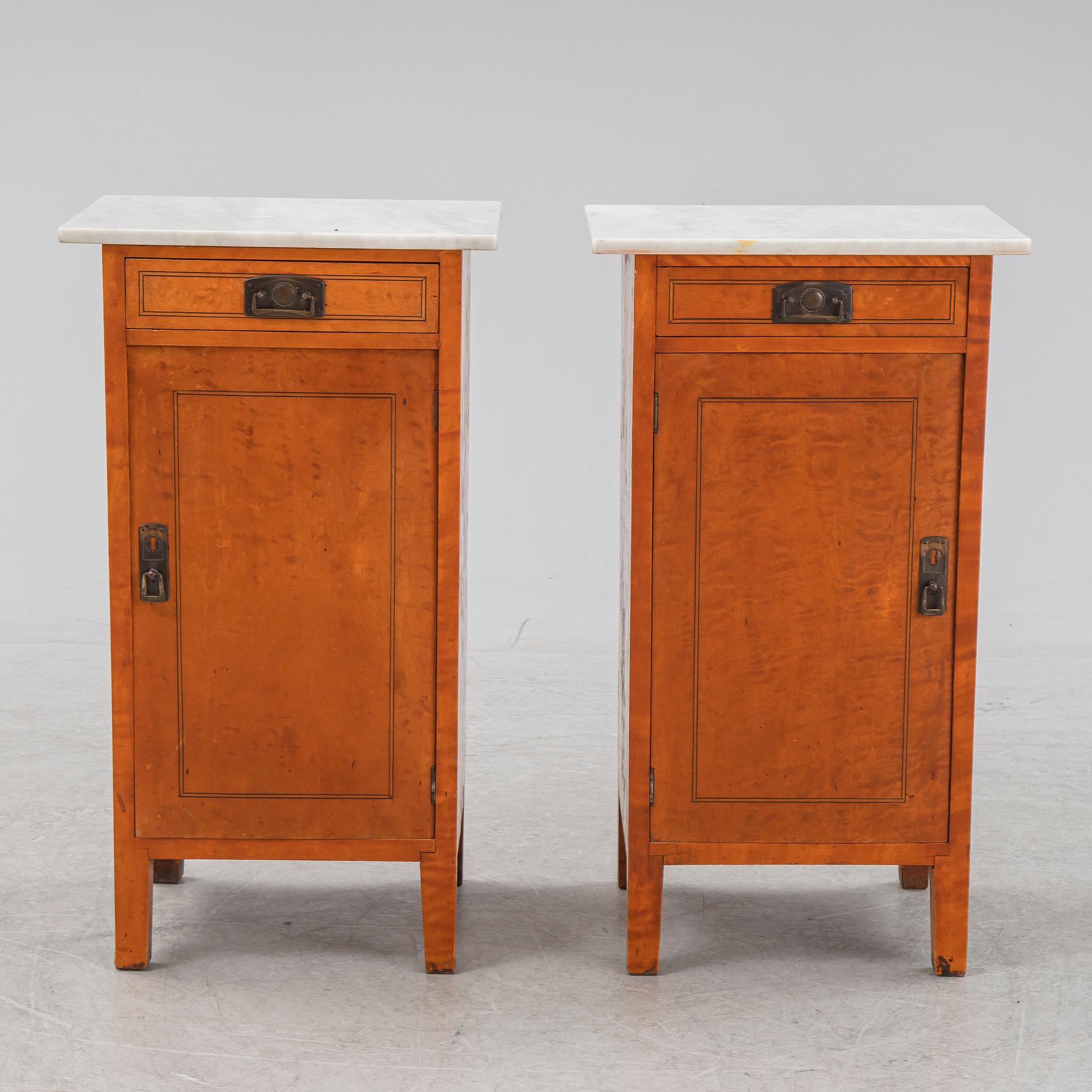 Sängbord, ett par, tidigt 1900-tal.