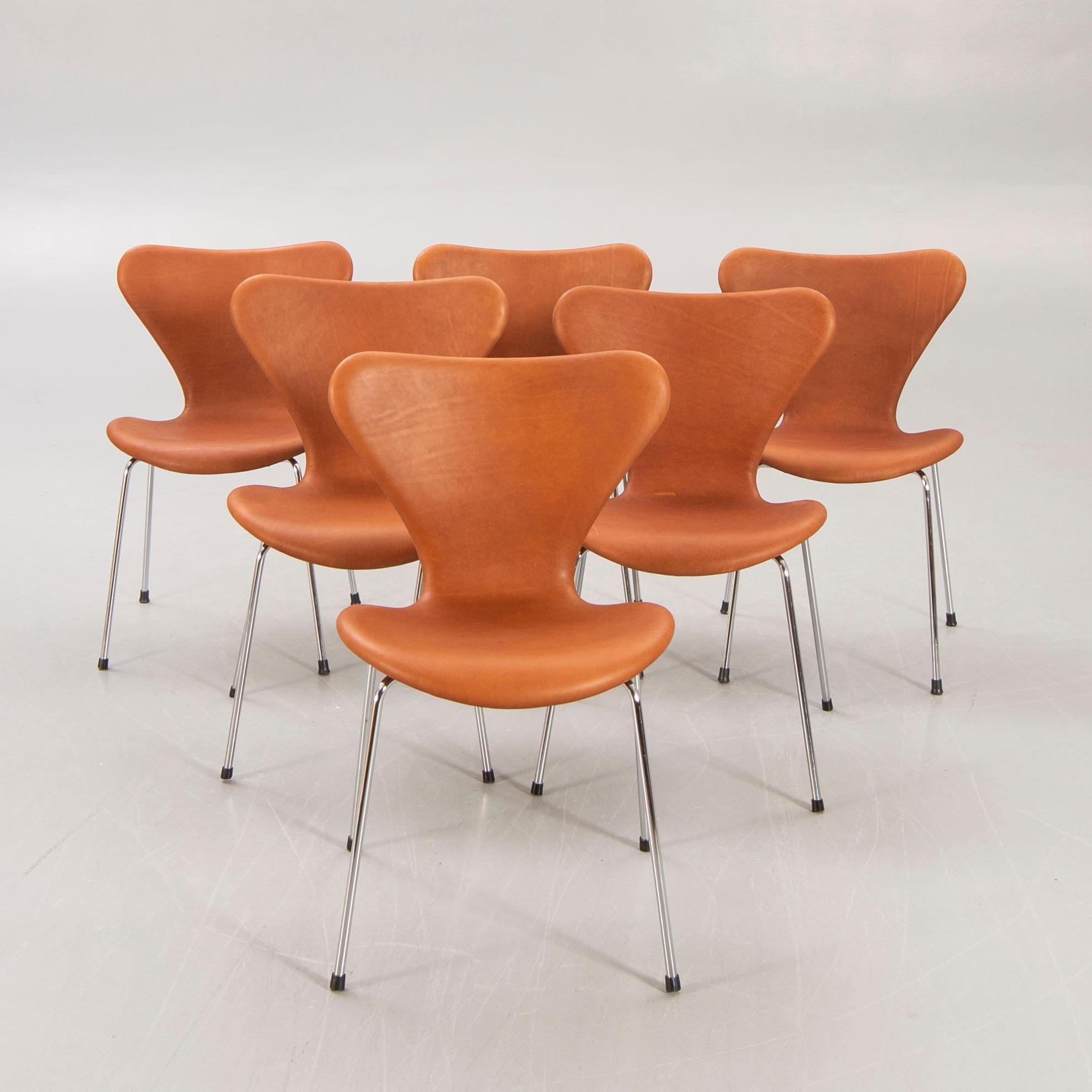 Arne Jacobsen, stolar, 6 st, "Sjuan", för Fritz Hansen, Danmark.